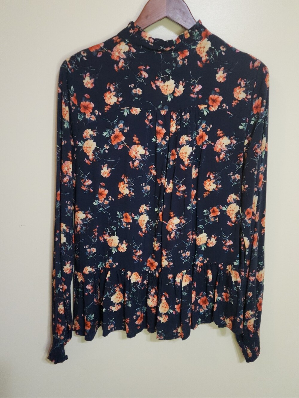 Hem & Thread Womens Tunic Boho S. Large Shirt Floral Ruffle Button Up Keyhole - Picture 10 of 10